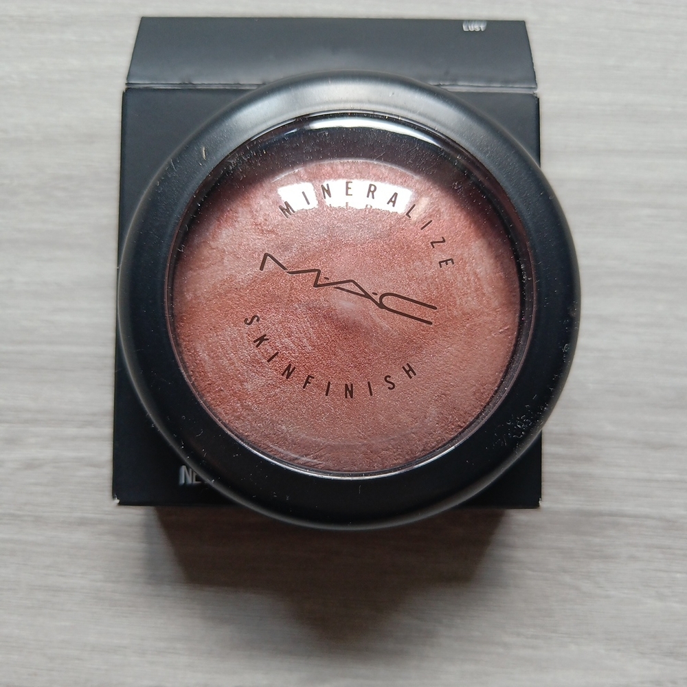 MAC Cosmetics Mineralize Skinfinish Highlighter - Lust 12
